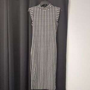 Elegant Houndstooth Midi Dress - Black and White